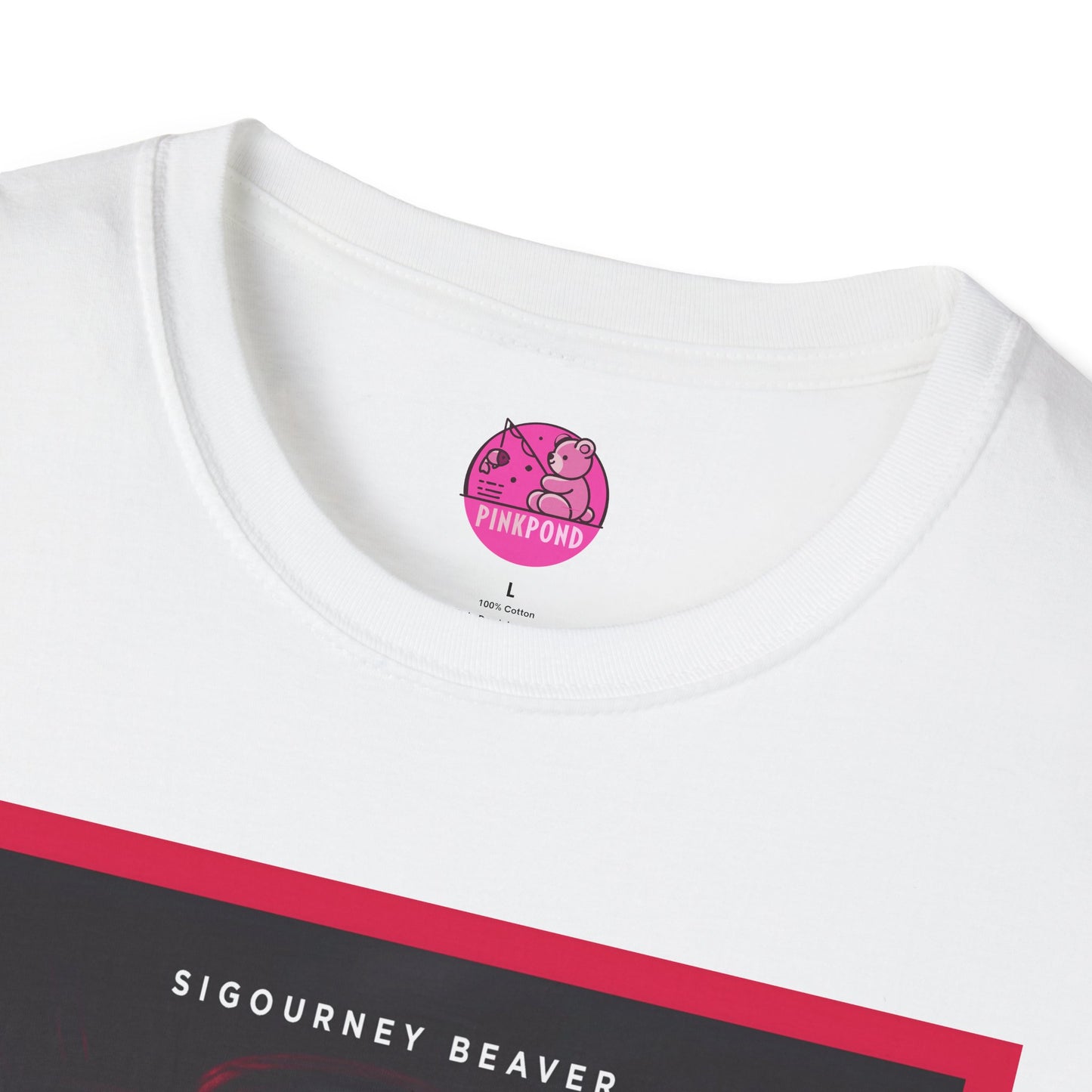 Red Alert Alien Parody Sci-Fi T-Shirt Featuring Sigourney Beaver